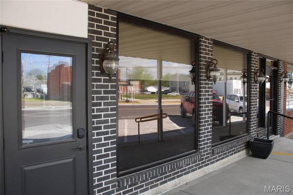 107 S. Center St, Shelbina, MO 63468