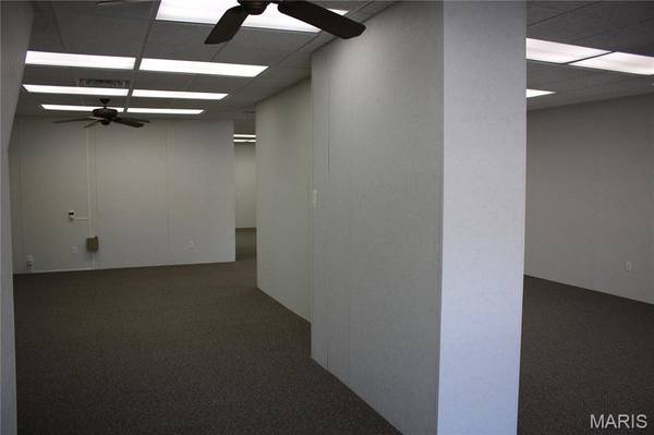107 S. Center St, Shelbina, MO 63468