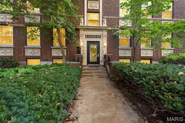 5510 Waterman BLVD #202, St Louis, MO 63112