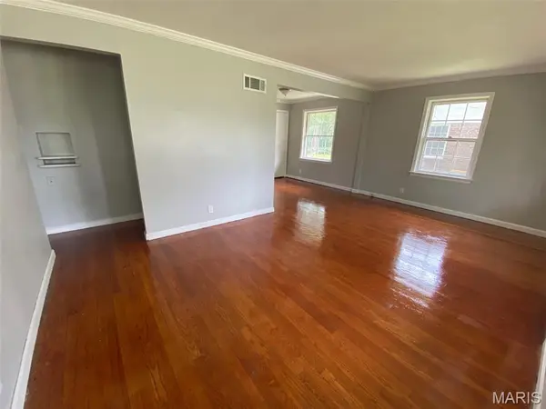 9616 Durham DR, Riverview, MO 63137