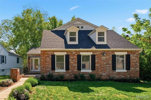 522 S 2nd ST, St Charles, MO 63301