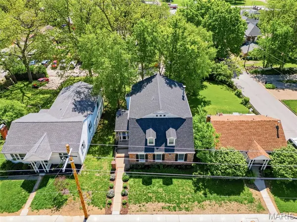 522 S 2nd ST, St Charles, MO 63301