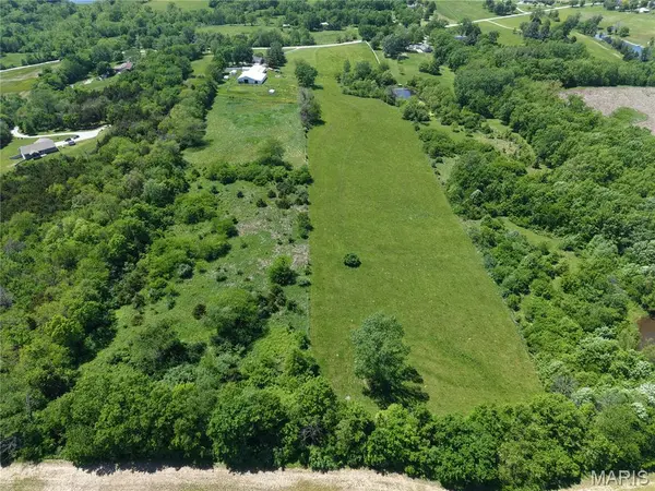 12596 New London Gravel Rd, New London, MO 63459