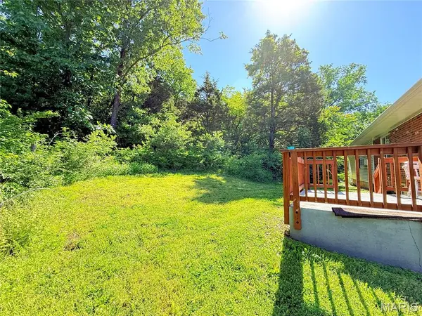 1721 Vandover RD, Fenton, MO 63026