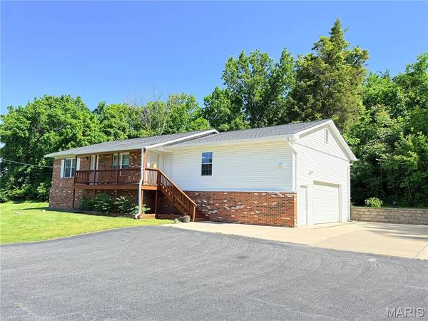 1721 Vandover RD, Fenton, MO 63026