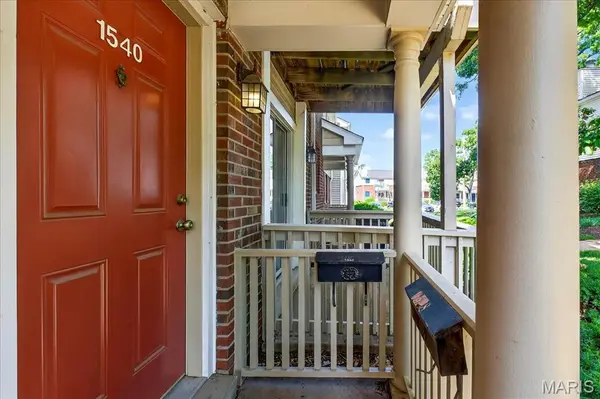 1540 High School DR, Brentwood, MO 63144