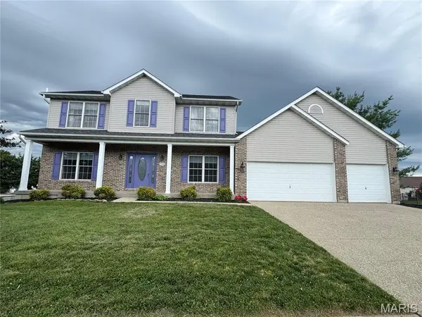 3594 Sky Hawk DR, Shiloh, IL 62221