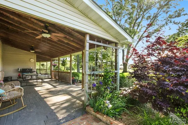 385 Woods Farm RD, Sullivan, MO 63080