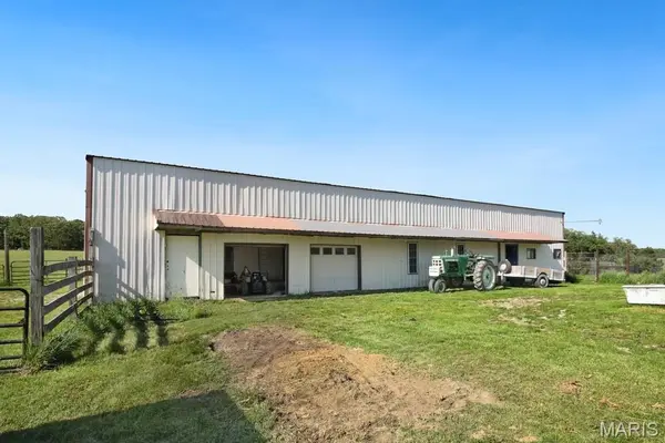 385 Woods Farm RD, Sullivan, MO 63080