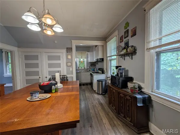 29 Superior DR, Belleville, IL 62223
