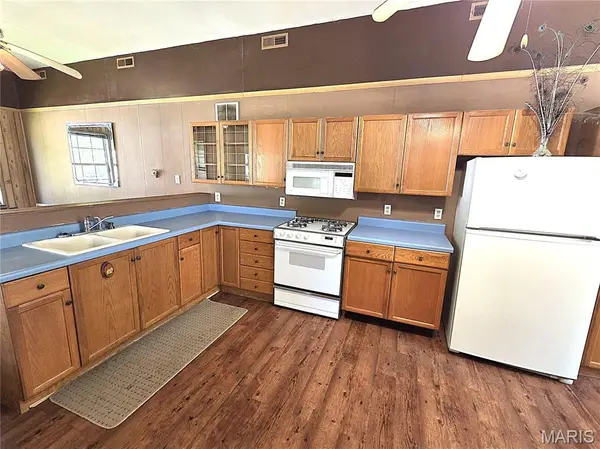 352 Arrowhead TRL, Hermann, MO 65041