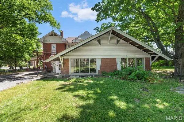 325 N Sprigg ST, Cape Girardeau, MO 63701