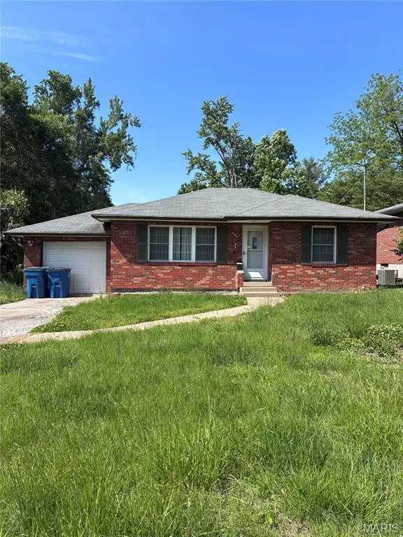 1103 Powell AVE, Collinsville, IL 62234