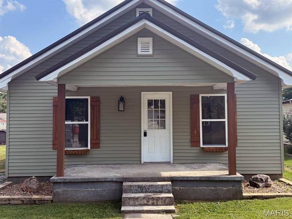 1308 E Oak ST, Dexter, MO 63841