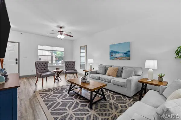 526 Springhurst Pkwy, O'fallon, MO 63368