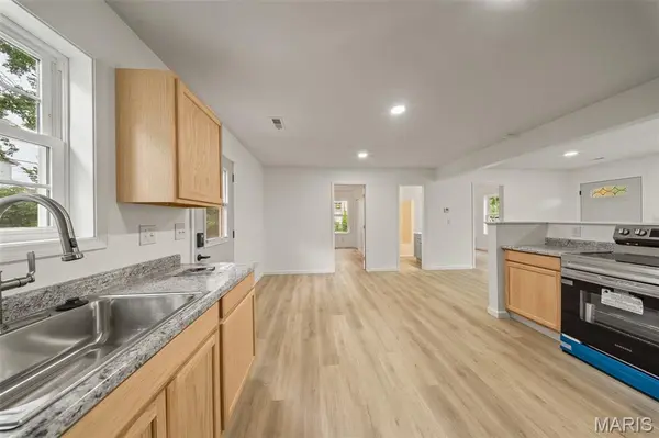 607 E 11th ST, Rolla, MO 65401