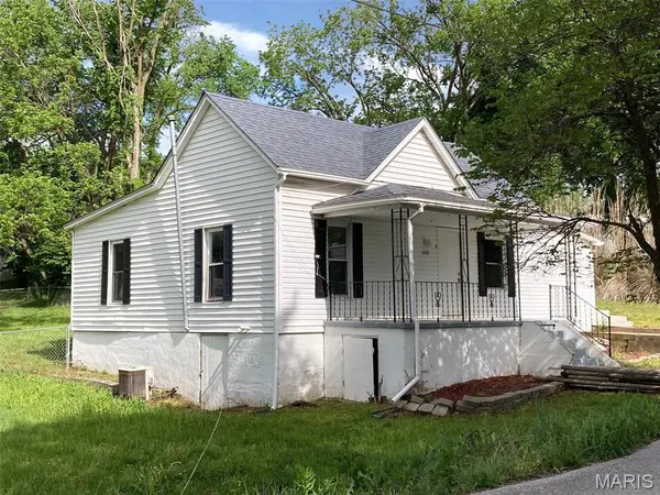 1205 Madison ST, Centertown, MO 65023