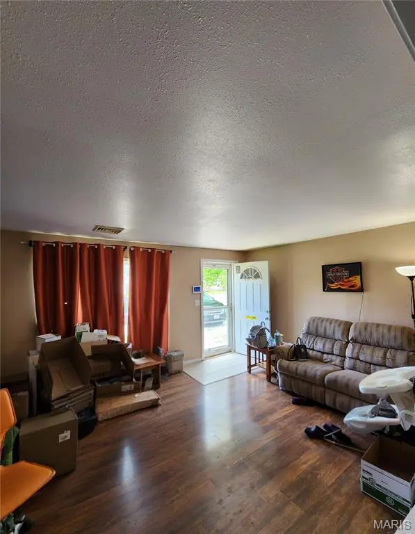 523 Elmont RD, Sullivan, MO 63080