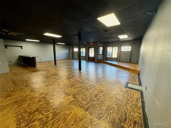 362 E Pine ST, Bourbon, MO 65441