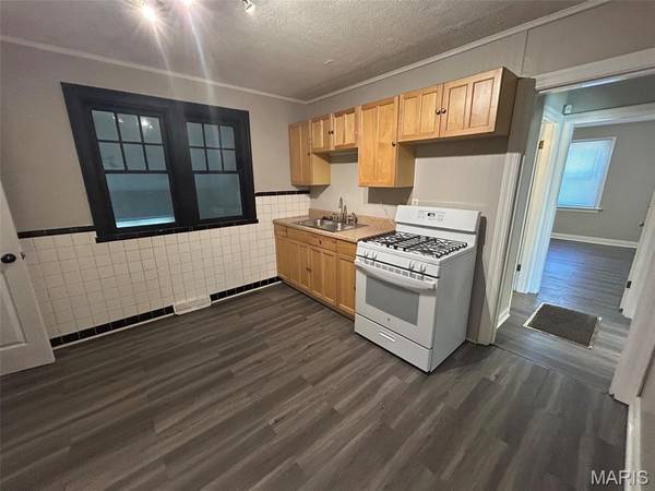2945 Hilleman AVE, St John, MO 63114