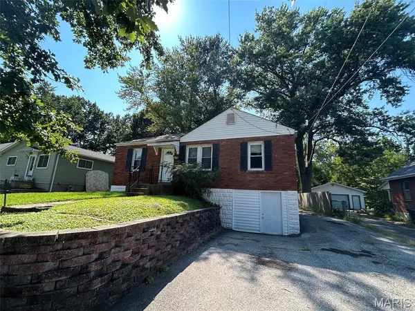 2945 Hilleman AVE, St John, MO 63114