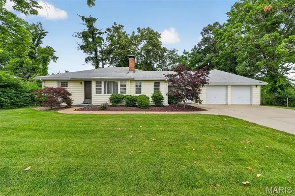 11147 Olive BLVD, Creve Coeur, MO 63141