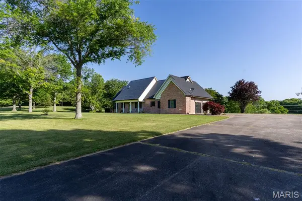 141 Ashley DR, Cape Girardeau, MO 63701