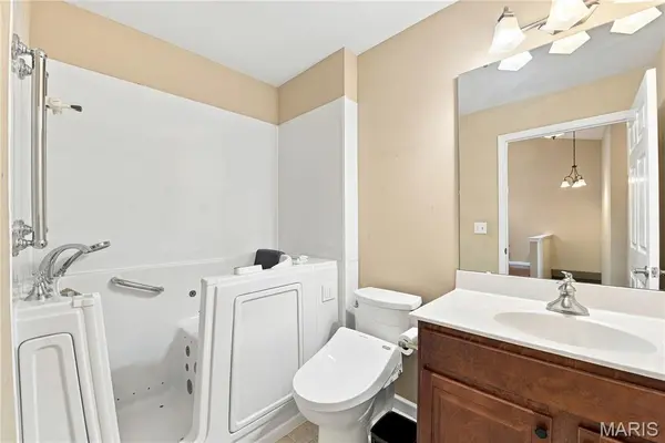 1246 Sadie LN, Fenton, MO 63026