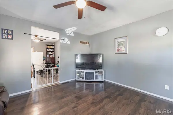 3702 Garnier ST, St Louis, MO 63116