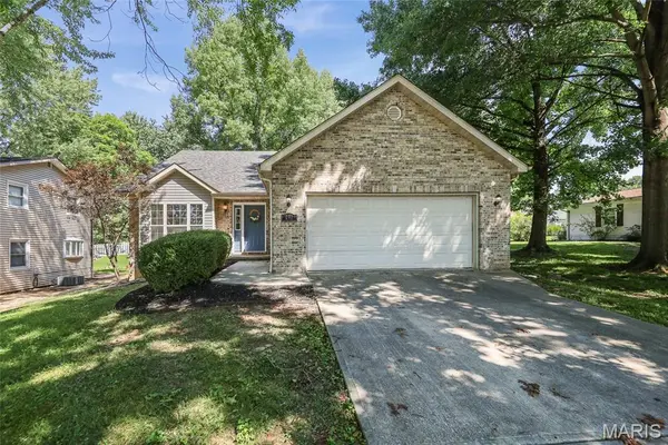 191 Shore DR, Edwardsville, IL 62025