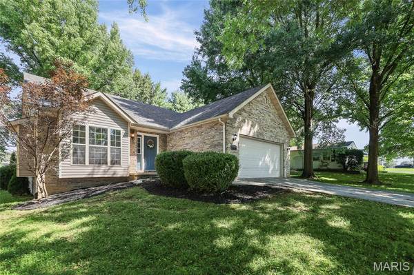 191 Shore DR, Edwardsville, IL 62025