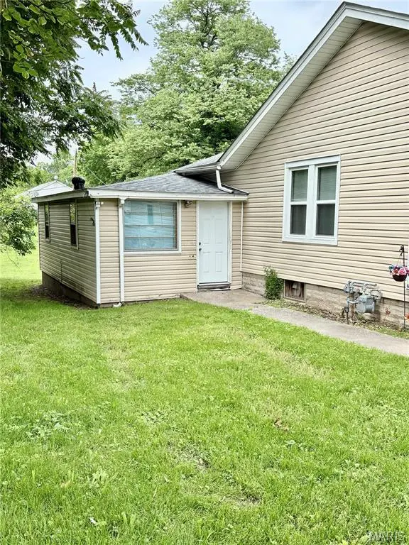 2206 Locust AVE, Alton, IL 62002