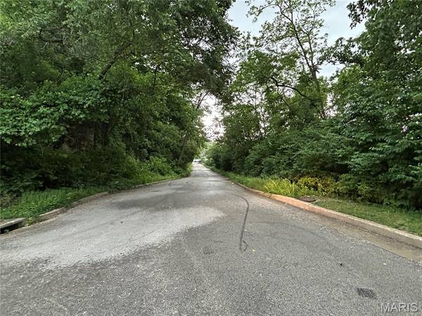 100 Grand AVE, Alton, IL 62002