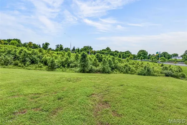 36 Firefly CT, Manchester, MO 63021