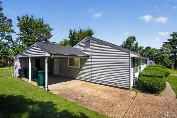 5563 Winchelsea DR, St Louis, MO 63121