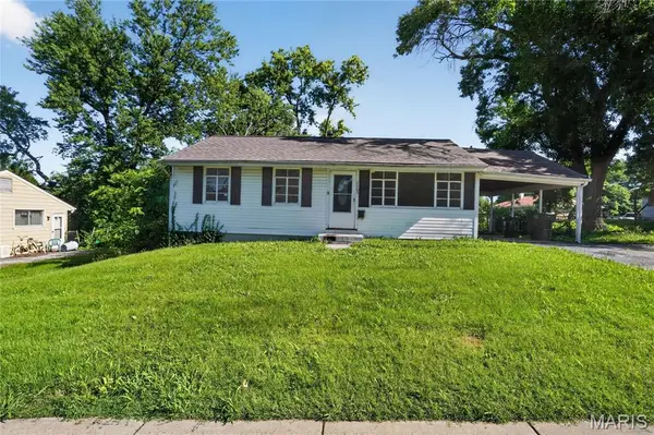 7709 Paddington DR, St Louis, MO 63121