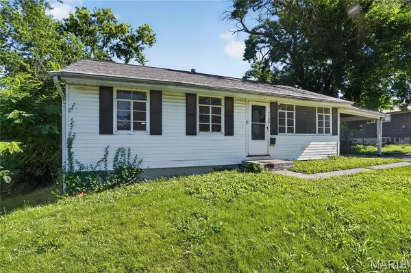 7709 Paddington DR, St Louis, MO 63121