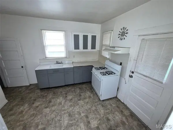 7029 Florence PL, St Louis, MO 63136