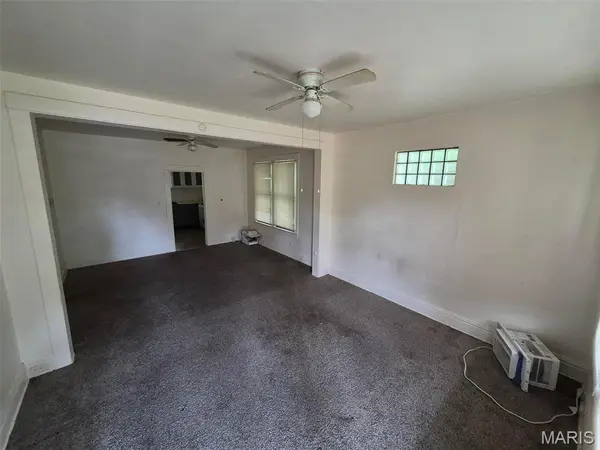 7029 Florence PL, St Louis, MO 63136
