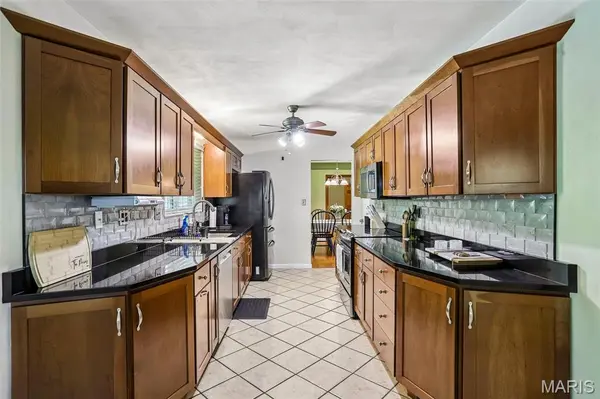 7 Lou Juan DR, Glen Carbon, IL 62034