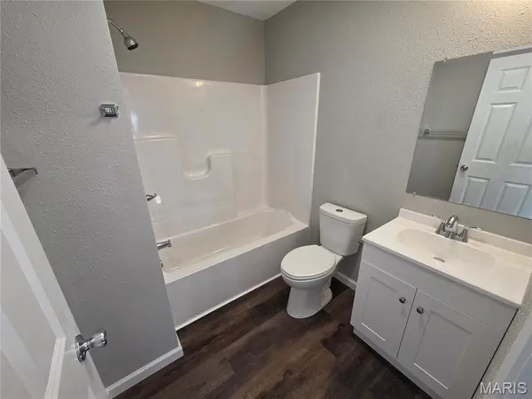 99 N 8th ST, Ste Genevieve, MO 63670