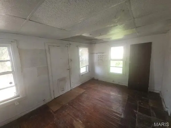 4834 Calvin AVE, St Louis, MO 63115