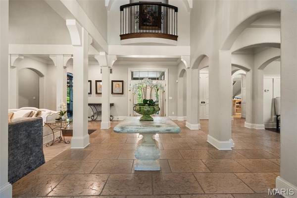 10144 Winding Ridge RD, Ladue, MO 63124