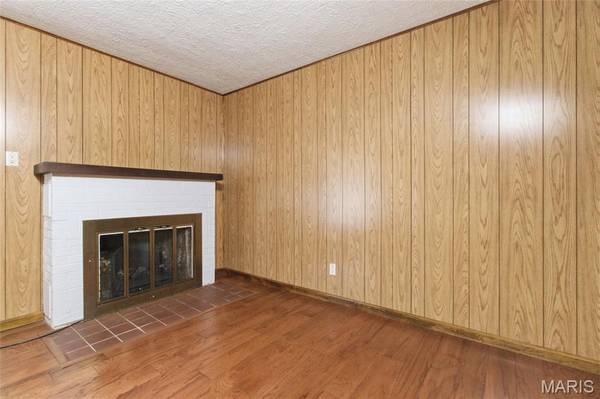 916 Sommerfield DR, Houston, MO 65483