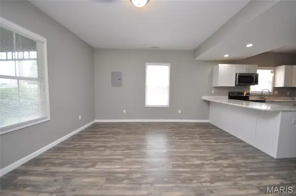 502 S Linn AVE, Wentzville, MO 63385