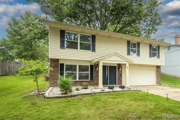 508 Arborwood DR, Ballwin, MO 63021