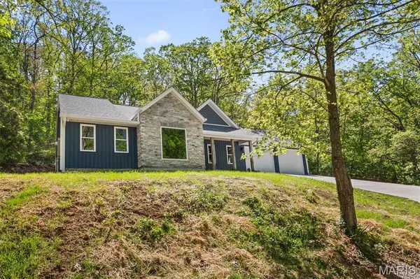 3112 Del Rio DR, High Ridge, MO 63049