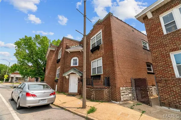 4540 Morganford RD, St Louis, MO 63116