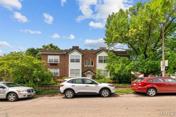 4540 Morganford RD, St Louis, MO 63116