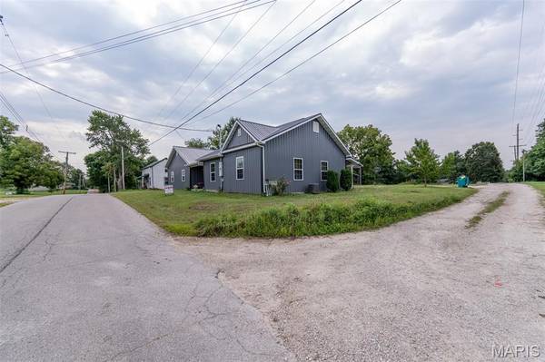 508 E 5th ST, Belle, MO 65013